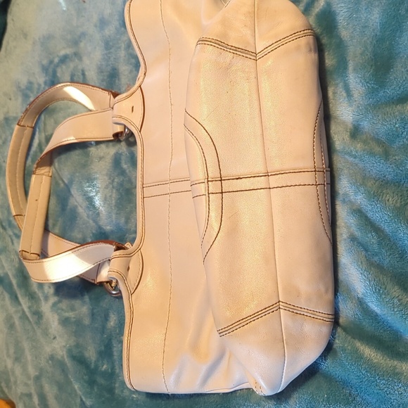 Coach smooth leather purse - Picture 2 of 16